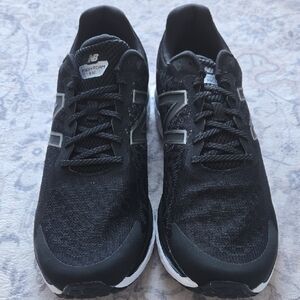 New Balance Freshform 680 Black and White Running Shoes New Without The Box